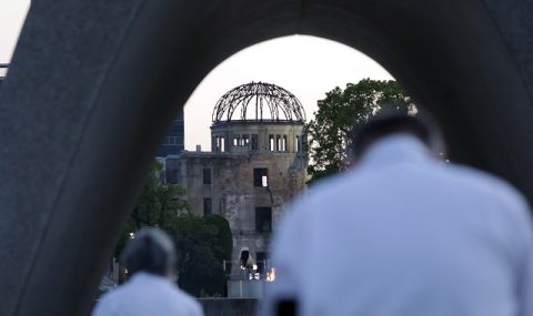 Япония почете паметта на жертвите на атомната бомбардировка над Хирошима - Август 2021 - 1