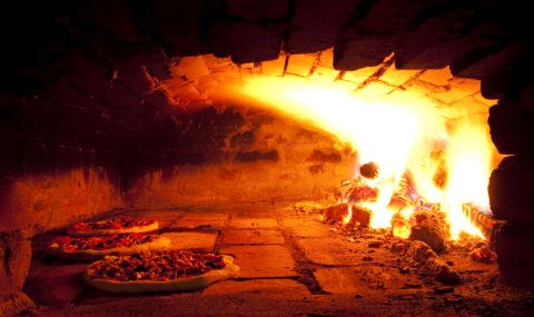 Археолози откриха "предшественик" на пицата в Помпей - 1