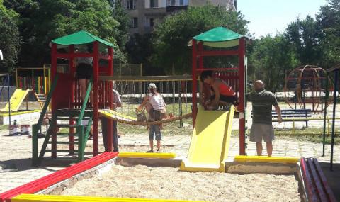 Ремонтират детски площадки в Пловдив - 1