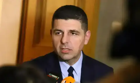 Мирчев за спирането на износа на горива: Няма нищо регулярно в това, действа се на пожар - 1