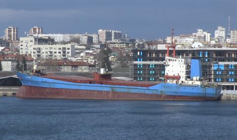 Върнаха танкера &quot;Бадр&quot; в пристанище Бургас - 1