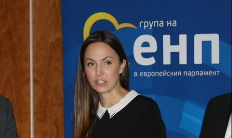  Ева Майдел: Здравният министър се подиграва с учители и ученици - 1
