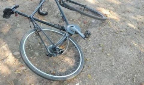 Млад шофьор помете 13-годишен велосипедист, той е с опасност за живота - 1