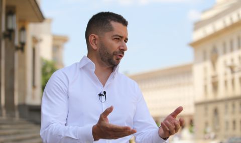 Слави Василев: Борисов сам не вярва, че може да излезе от тази ситуация. Кабинетът "Донев" върши изключителна работа  - 1