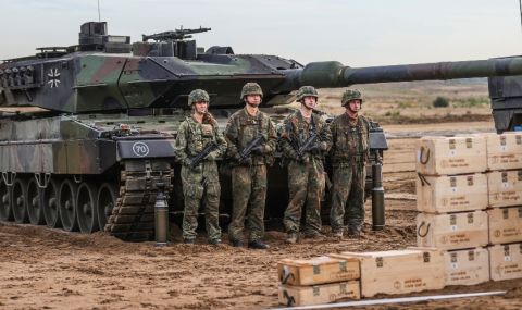Чехия и Словакия обявиха готовност да прехвърлят Leopard 2 на Украйна - 1