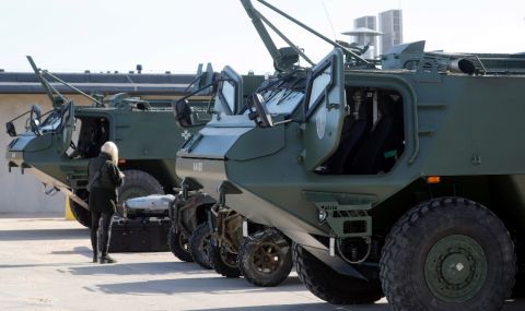 Швейцария забрани на Дания да изпраща бронирани машини на Украйна - 1