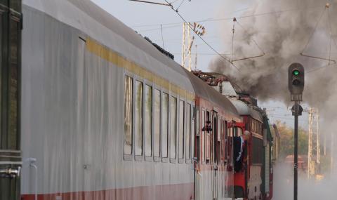 Влак прегази възрастен мъж на гара Казанлък - 1