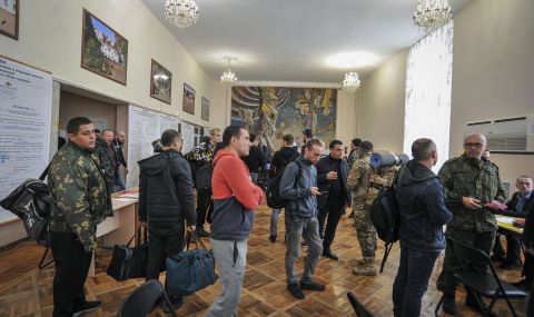 Десетки хиляди мобилизирани руснаци са изпратени незабавно в Украйна като пушечно месо – без никаква подготовка - 1