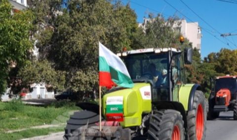 Земеделски производители блокират пътя Плевен - Русе - 1