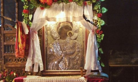 Започва Литийното шествие с чудотворната икона на Богородица - 1