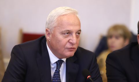 Скандалът около Сметната палата: Възстановеният от КС Цветан Цветков ще си търси правата по съдебен ред - 1
