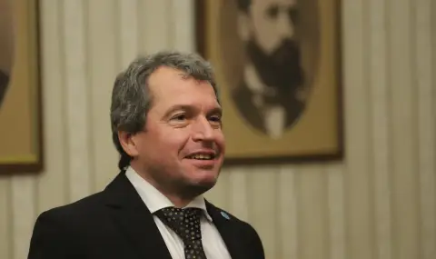 Тошко Йорданов: Промените в Конституцията, които се искат, са малоумни. Старият бюджет е по-добър от новия  - 1