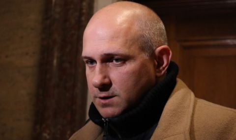 Директорът на Народния театър ще съди Велислав Минеков за дискриминация - 1