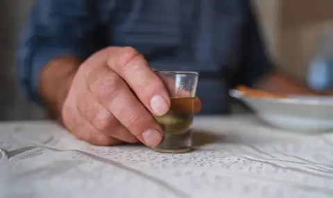 По стара българска традиция: Правилният начин да пиете ракия - 1