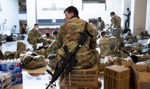 В Южна Дакота пратиха армията на границата с Мексико - 1