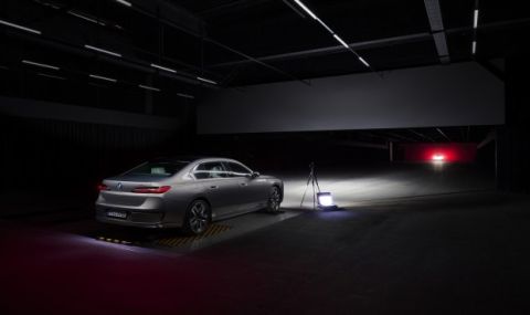 BMW изгради тунел, който симулира ден и нощ - 1