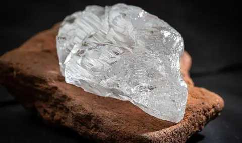 Гигантски рядък 228-каратов диамант бе открит в Русия (СНИМКИ) - 1