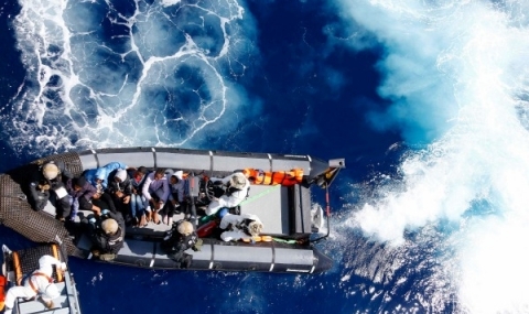 Лодка потъна край Либия, десетки в неизвестност - 1