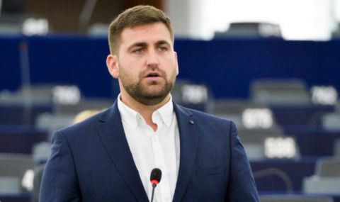 Новаков: ЕС да използва "спящи пари" за украинските бежанци - 1