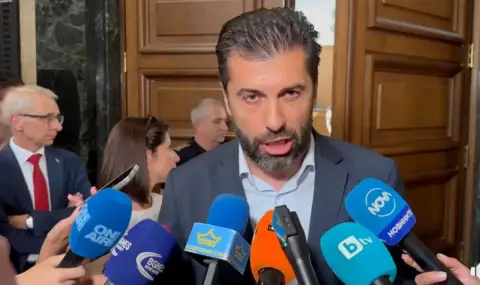 Кирил Петков: Нека Борисов и Пеевски да влязат в парламента като нормални хора, не като "супермутри" - 1