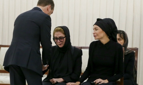 Гулнара Каримова не присъствала на погребението на баща си - 1