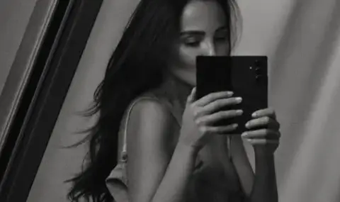 Отново в центъра на вниманието: Николета Лозанова подпали мрежата със секси селфи от банята - 1