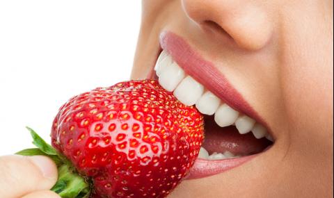 12 храни за естествено избелване на зъбите - 1