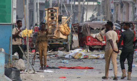 8 цивилни станаха жертва на терористично нападение срещу хотел в столицата на Сомалия - 1