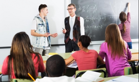 До 15 февруари училищата обявяват как ще образуват бала за прием след VII клас - 1