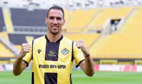 Ивелин Попов напуснал заради промяна в отношението към него, опция е за Локо Сф - 1