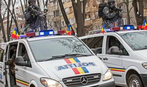 Румънската полиция откри 91 мигранти в камион - 1