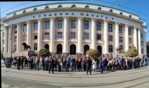 Адвокати излязоха на протест срещу процедурата за избор на нов главен прокурор и номинацията на Сарафов - 1