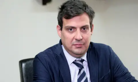 Бенчев: Рафинерията на "Лукойл" в Бургас е осигурена с нефт за преработка до средата на септември