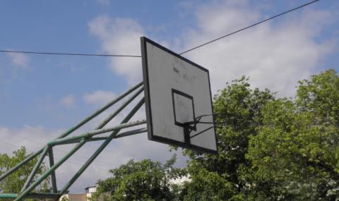 Инцидент във Великотърновско – ток удари дете, докато играе баскетбол - 1