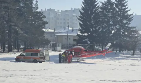 Въздушната линейка кацна в болницата в Разлог, за да транспортира турист, паднал от тераса  - 1