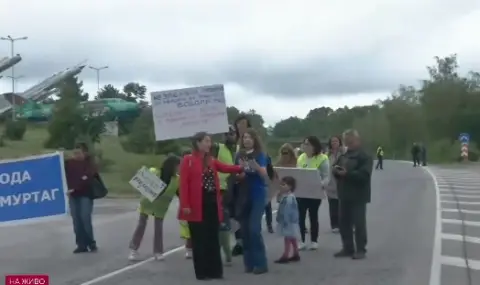 Омуртаг блокира пътя София-Варна за пореден път - 1