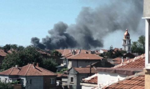 Пожар възникна в промишлената зона на Ямбол - 1