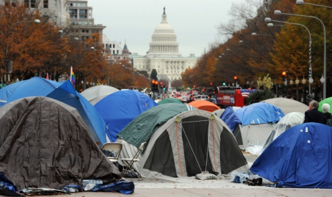 Лагерът „Окупирай“ във Вашингтон остава - 1