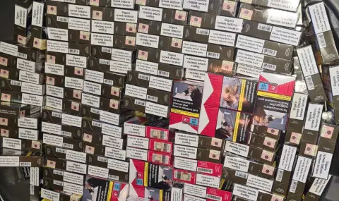 Хванаха 20 000 къса контрабандни цигари в багажи за полет до Великобритания  - 1