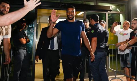 Бразилец подписва с Ювентус, вече пристигна в Торино - 1