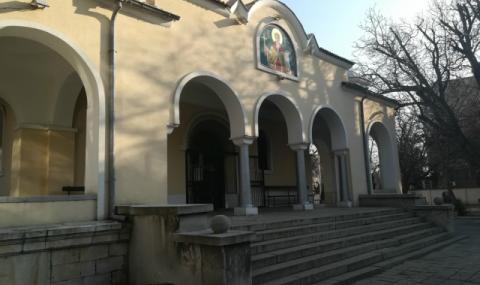 В Пловдив дариха климатик на храм - 1