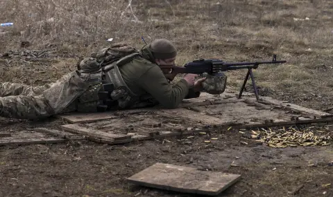 В северната част на граничния град Вовчанск в Харковска област украинските войски водят боеве срещу руските сили - 1