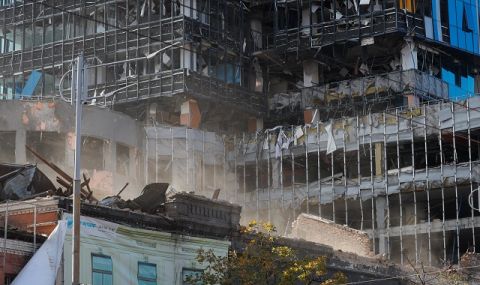 Въздушна тревога! Експлозии и тази нощ в украински градове - 1