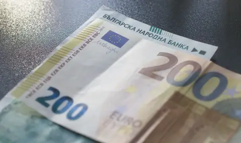 "Политико": Реалистичната дата за приемане на България в еврозоната е 1 януари 2026 година - 1