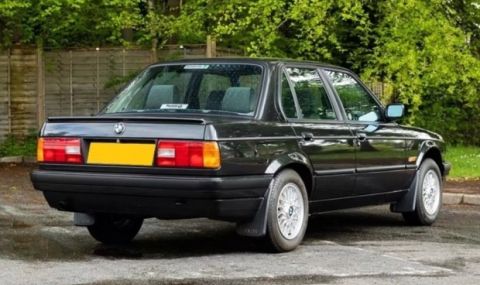 Продава се 32-годишно BMW 3er E30, което е "като ново" - 1