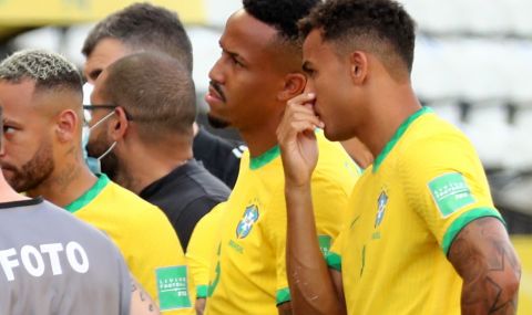 След скандално прекъснатия двубой: Бразилия си спретна мачле - 1