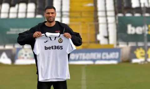 Славия официално представи ново попълнение - 1