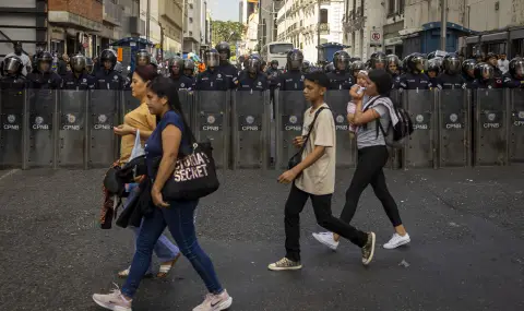 Амнистирани са близо 400 политически затворници във Венецуела - 1