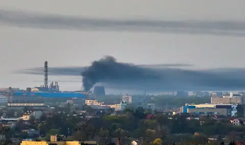 След атаки с дронове срещу руските области Смоленск и Липецк е избухнал пожар