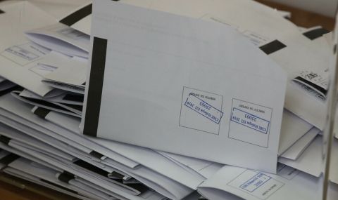 Бюлетините за вота вече пътуват към областните администрации - 1